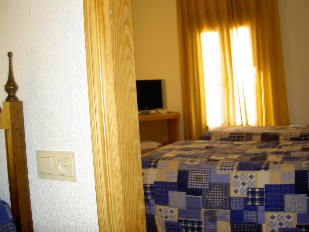 Hotel Alvarez Tuejar ห้อง รูปภาพ